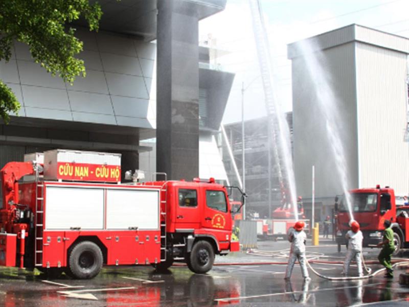 Hướng dẫn chi tiết vận hành xe cứu hỏa chữa cháy