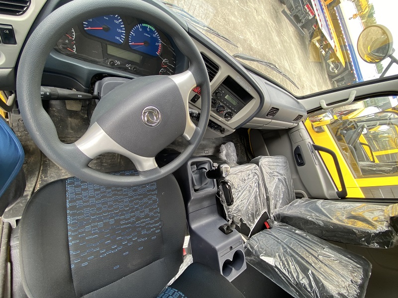 HÌNH ẢNH CABIN XE PHUN NƯỚC RỬA ĐƯỜNG TƯỚI CÂY DONGFENG 9M3 MẪU MỚI CABIN HOÀNG HUY CHUẨN