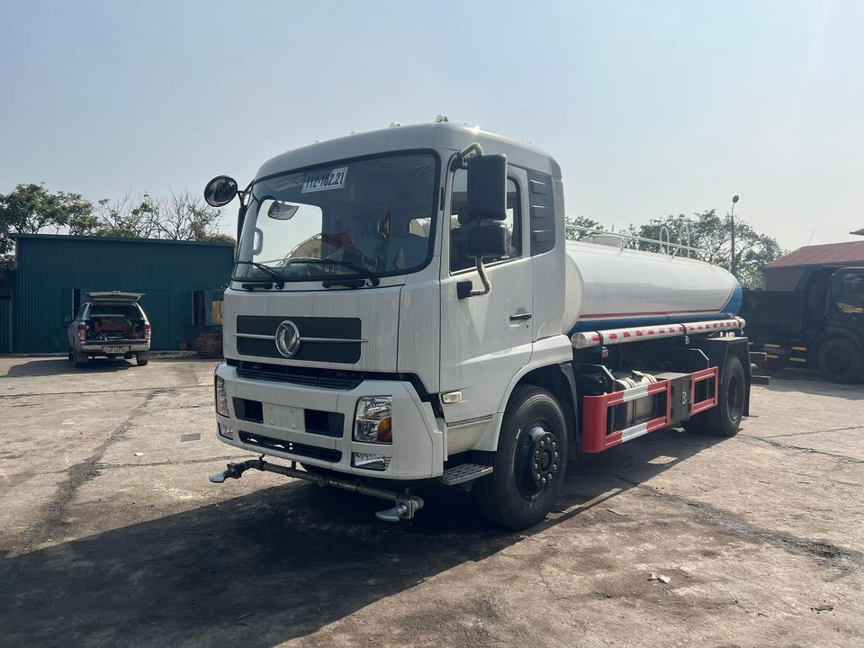 Xe phun nước rửa đường đã qua sử dụng Dongfeng 9m3