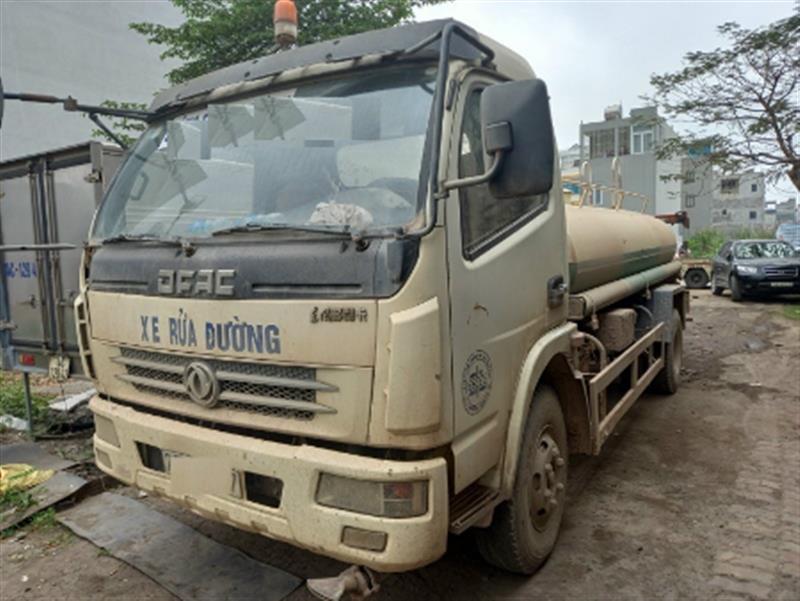 Bán xe phun nước rửa đường cũ - đã qua sử dụng 5m3 Dongfeng năm 2014
